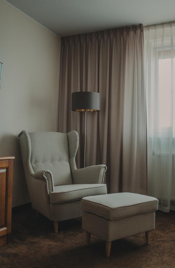Hotel Restaurant Boss Miłosław エクステリア 写真