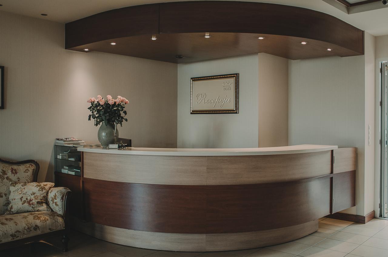 Hotel Restaurant Boss Miłosław エクステリア 写真